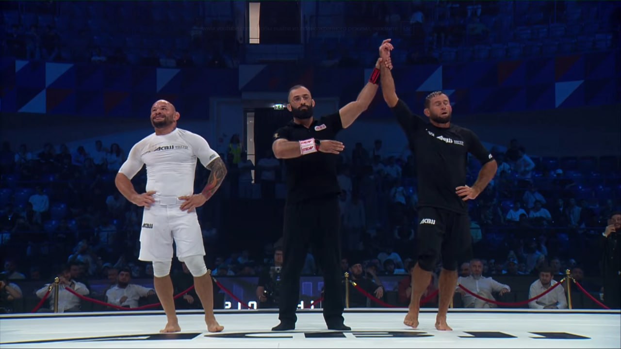 Mairbek Taisumov Edges Gleison Tibau via Split Decision at ACBJJ 21