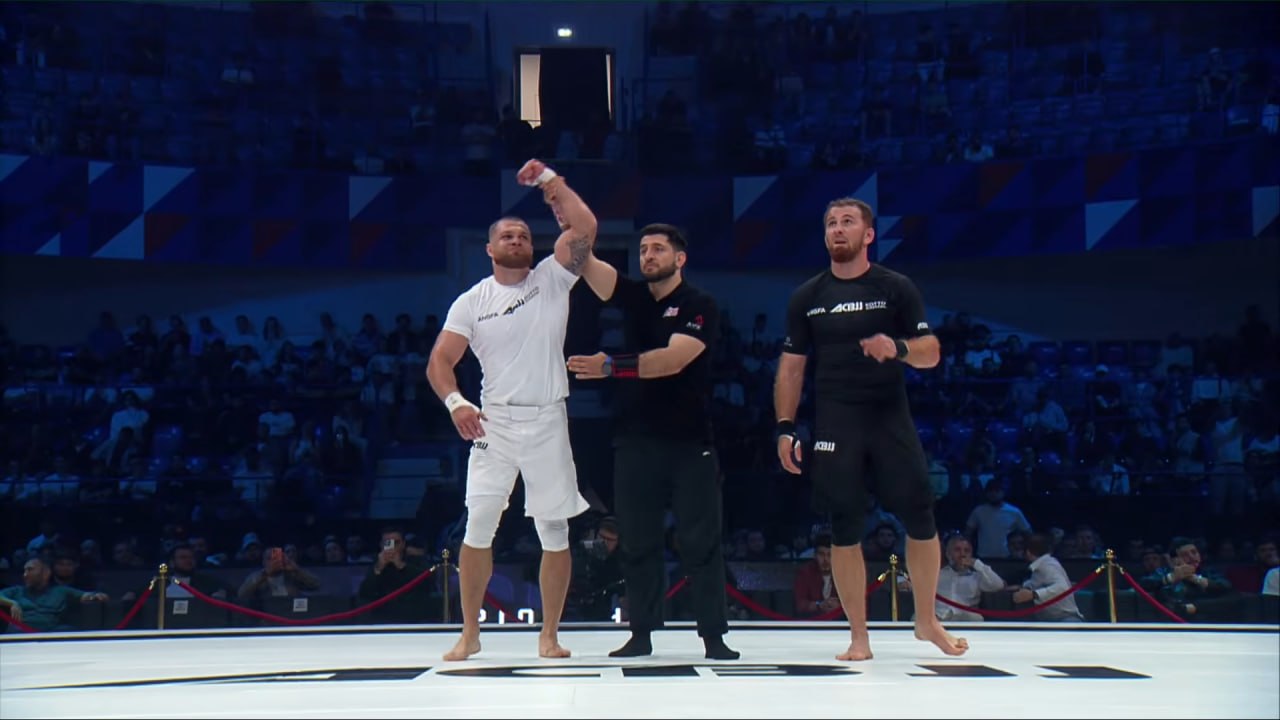 Alexander Khoronzhenko Beats Muhammad Berkhamov at ACBJJ 21