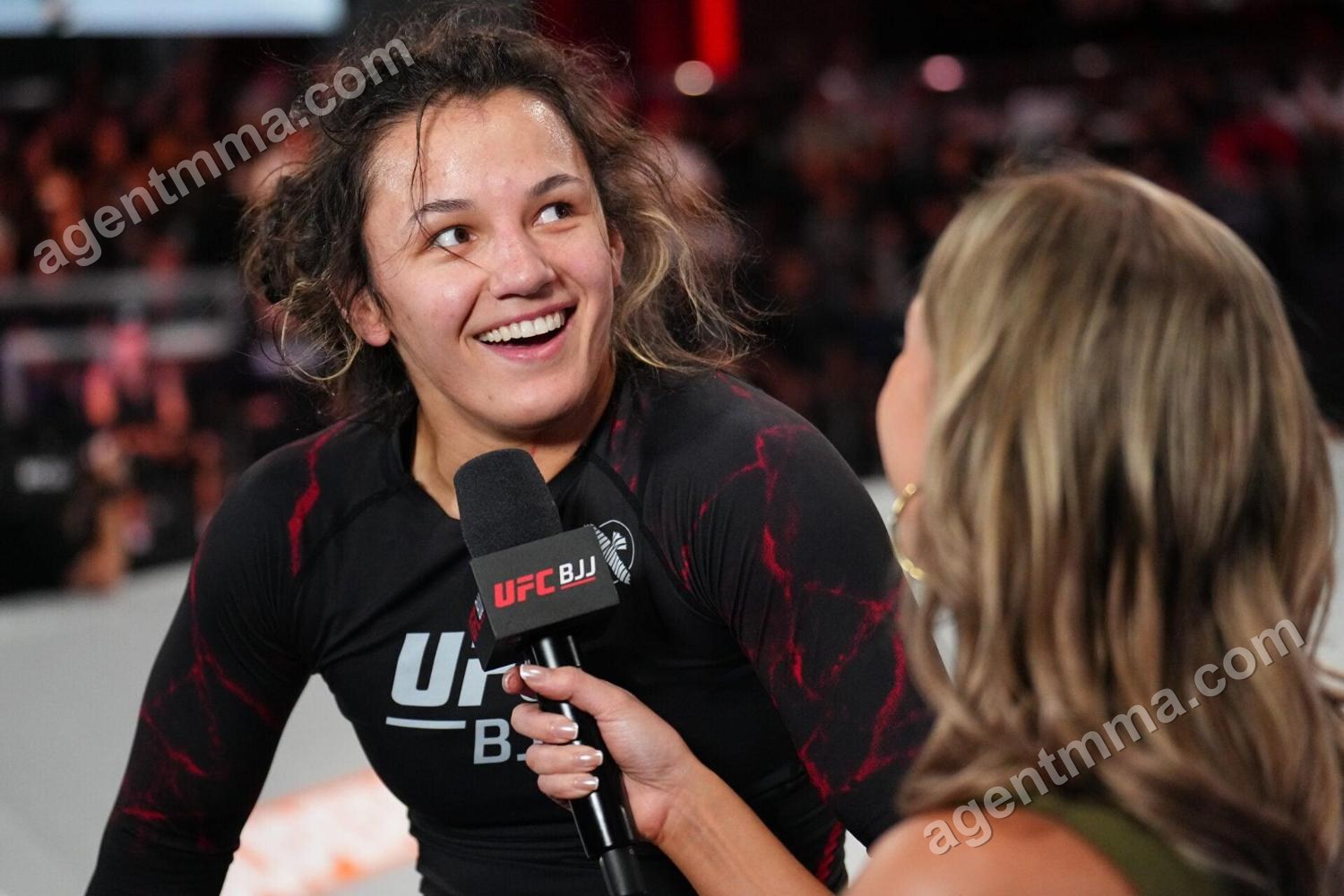 Bella Mir Establece Récord de Favorita en Apuestas de DWCS Antes de su Debut el Martes