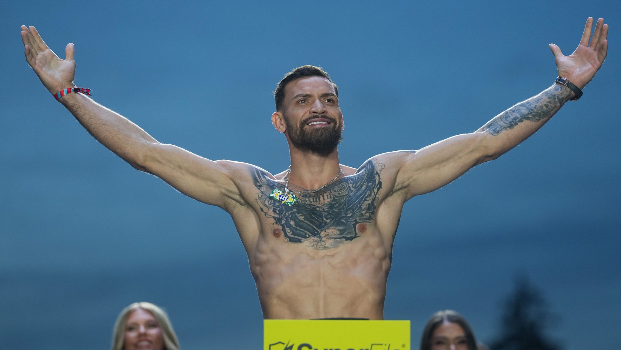 UFC 329 резервтік ұрысшысын қосты