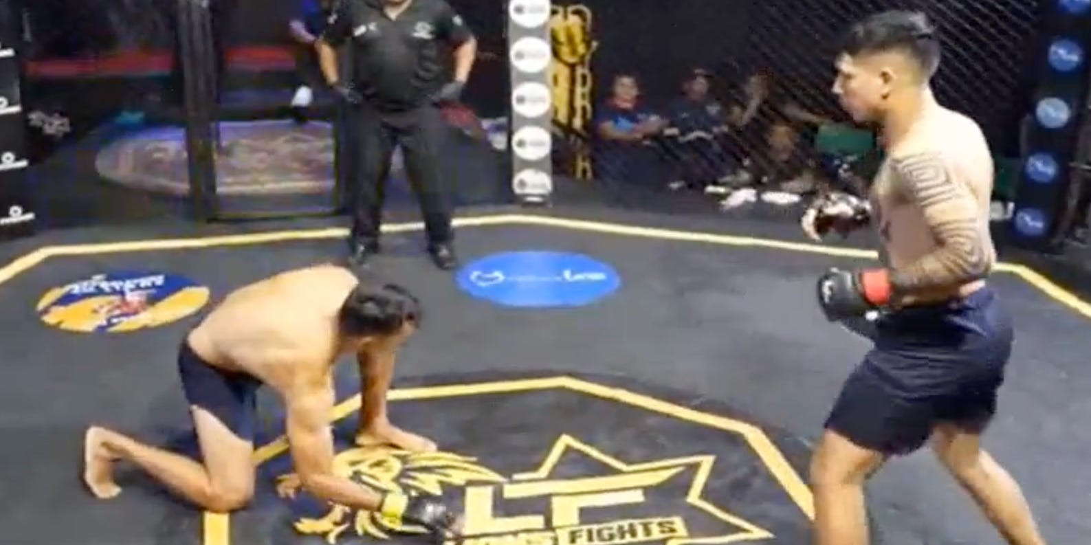 La renuncia inmediata de un peleador sorprende a la multitud en uno de los combates más rápidos de los deportes de combate