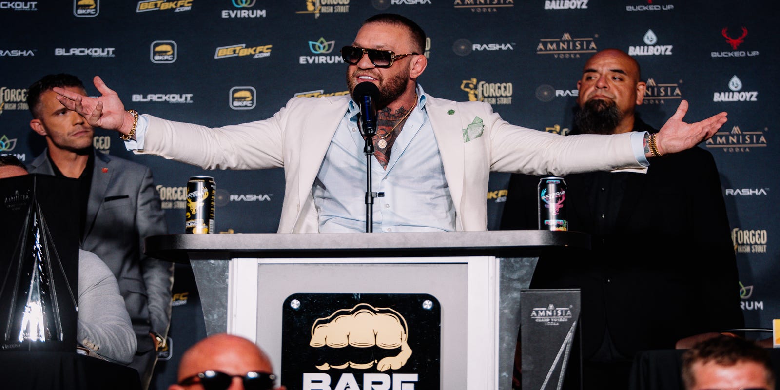 Дэн Хукер назвал Конора Макгрегора мотивацией для возвращения в UFC