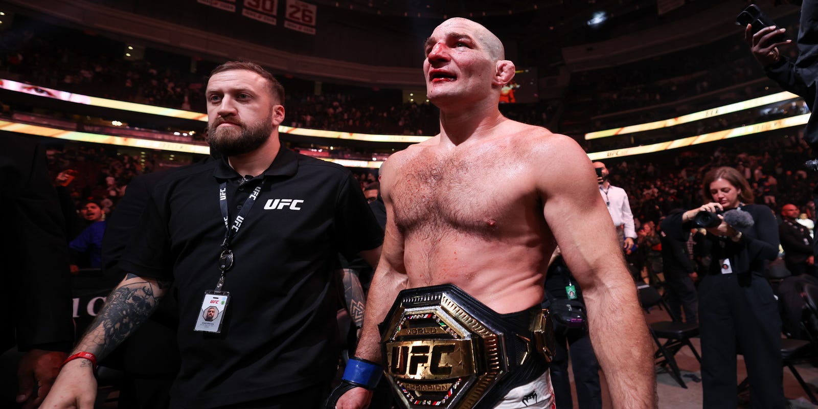 UFC чемпионы Шон Стрикленд ықтимал болмайтын болашақ титулдік ойындарын болжамдайды