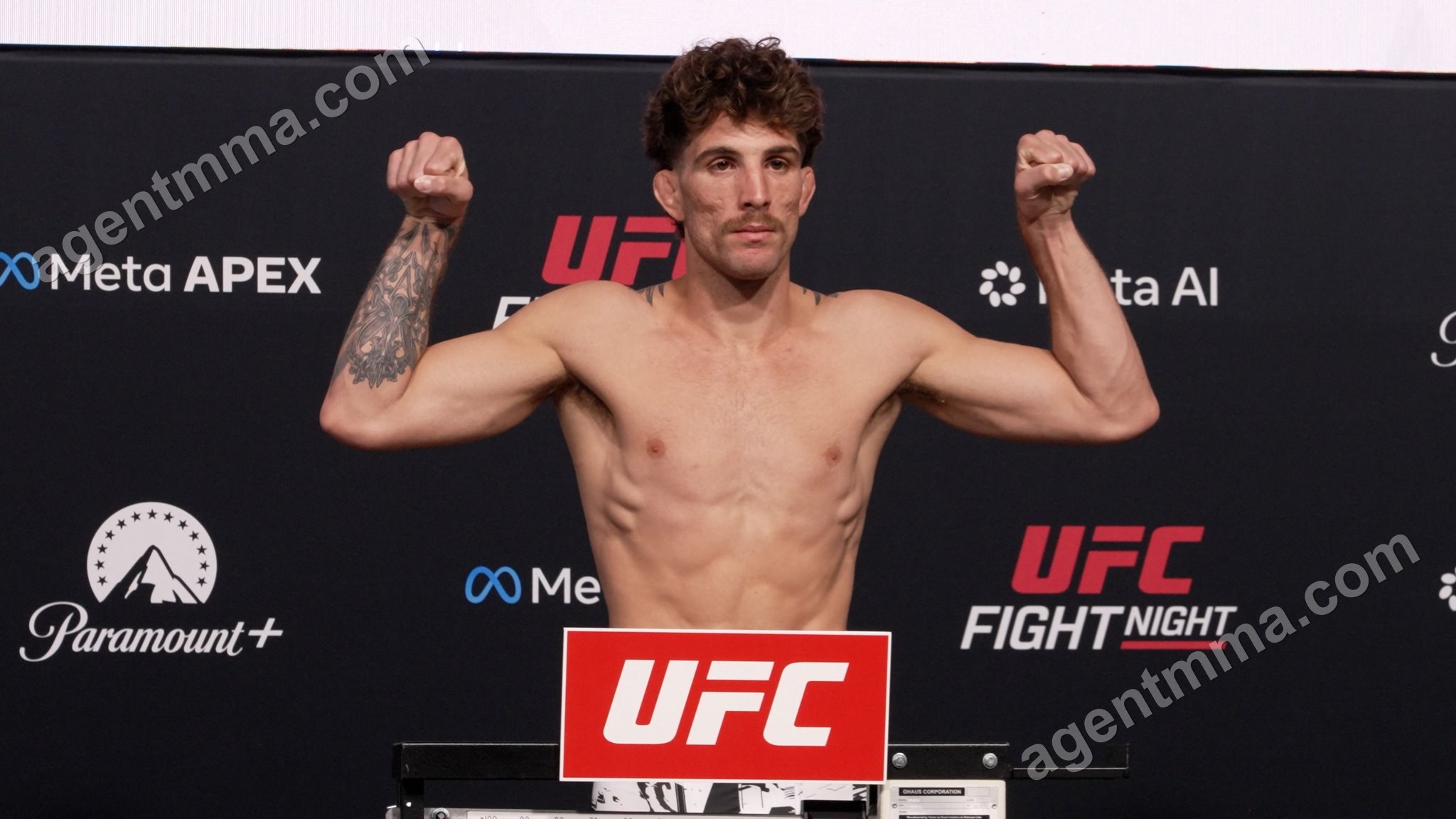Quillan Salkilld Submits Mateusz Gamrot in Round 1 at UFC Vegas 120