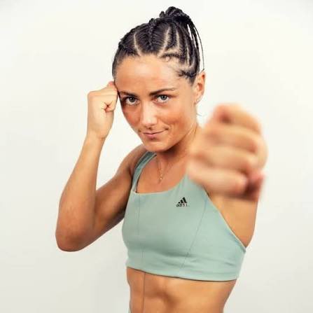 Участница TUF 34 Дельфина Бенуаич подписана непосредственно в основной реестр UFC
