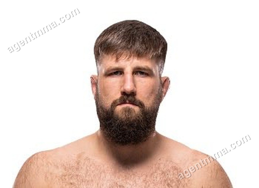 Tanner Boser élimine Diniz au troisième round à l'UFC Edmonton
